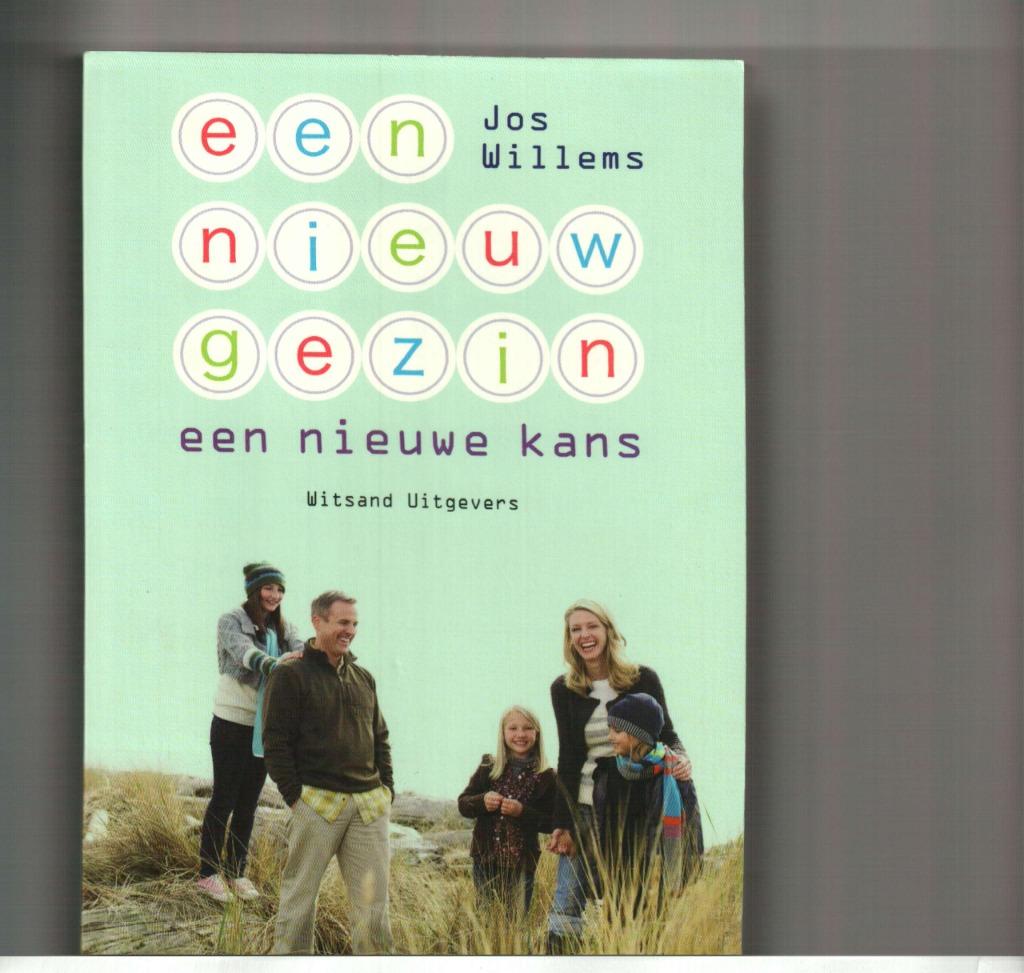 Een nieuw gezin een nieuwe kans  jos willems 415 blz, Enlèvement ou Envoi, Comme neuf