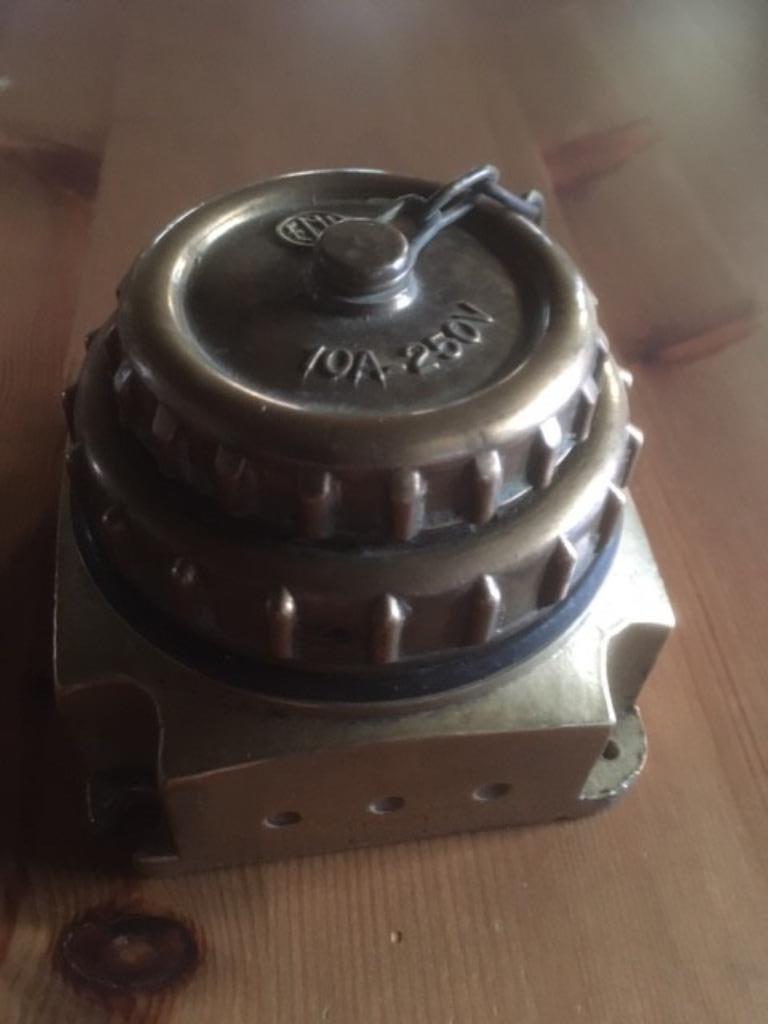 Prise de quai bronze, étanche pour bateau, Sports nautiques & Bateaux, Enlèvement ou Envoi, Utilisé, Électricité et Éclairage