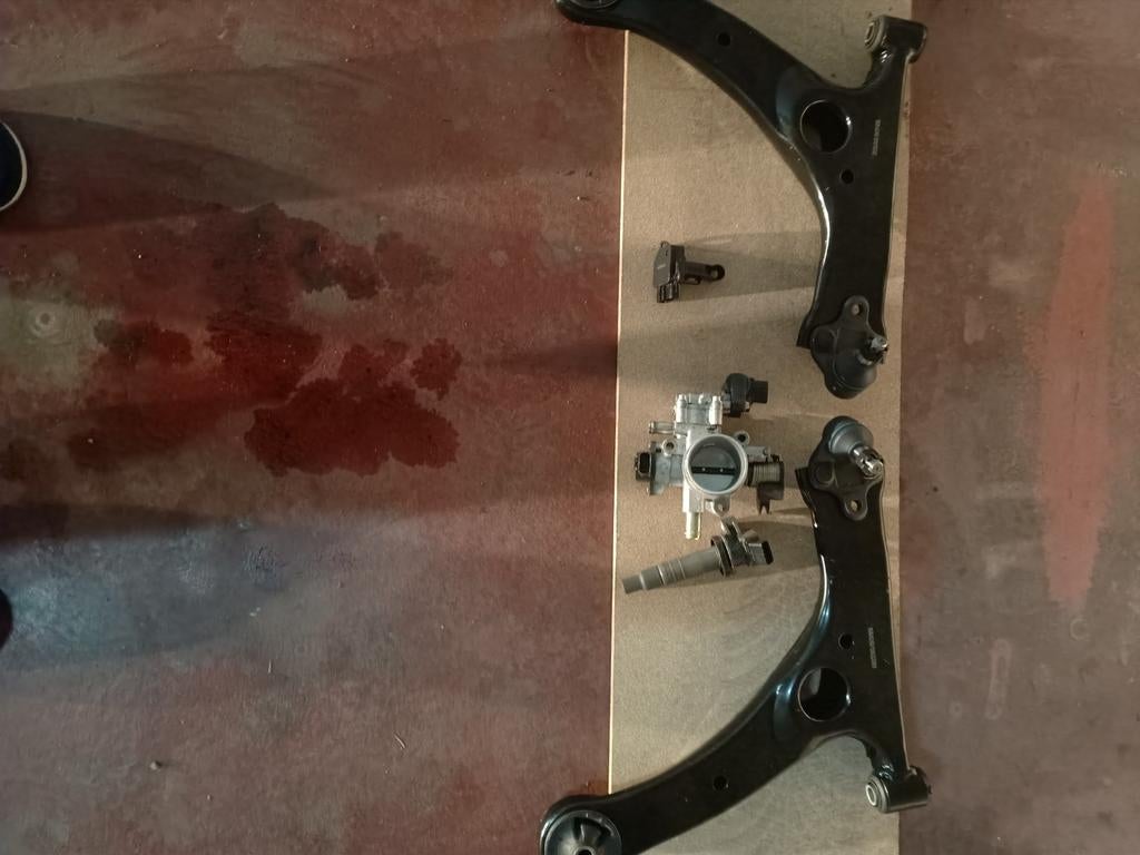 Pneus 5 m k et pièces neuves Toyota Corolla zze 12, Enlèvement, Toyota