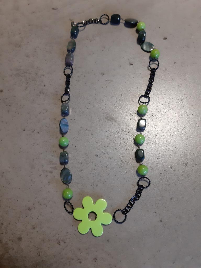 halsketting groen Titto, Bijoux, Sacs & Beauté, Colliers, Enlèvement, Comme neuf, Vert, Synthétique