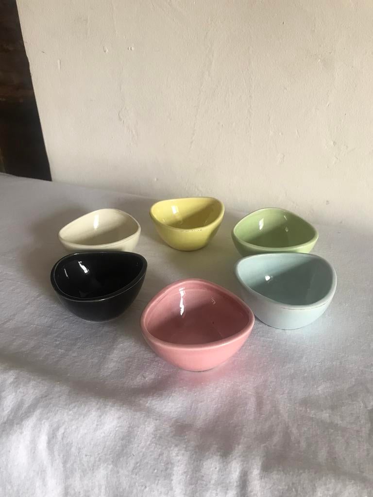 Lot de 6 petits ramequins vintage années 60, Comme neuf, Récipient(s)