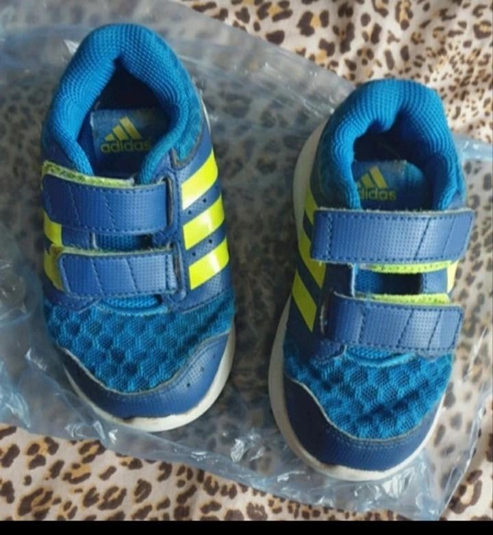 Basket adidas 23, Enlèvement ou Envoi, Comme neuf