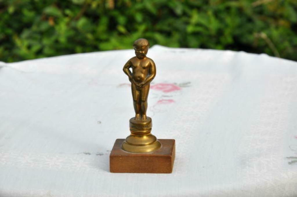 § manneken pis laiton et bois, Antiek en Kunst, Ophalen of Verzenden