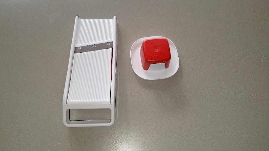 Tupperware Mando Junior instelbare schijfjes snijder NIEUW, Huis en Inrichting, Ophalen of Verzenden