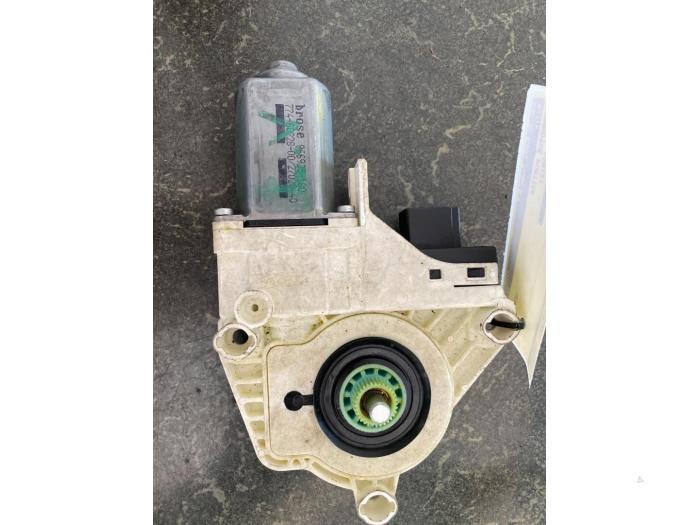 Moteur de vitre portière d'un Audi A4, Autos : Pièces & Accessoires, Enlèvement ou Envoi, 3 mois de garantie, Utilisé