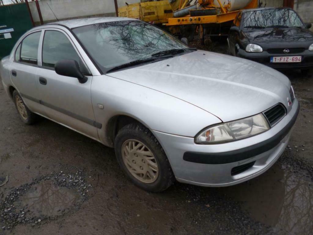 attache  remorque  MITSUBISHI CARISMA 1.9TD 66kw F8QT, Enlèvement, Utilisé, Mitsubishi, Haillon arrière