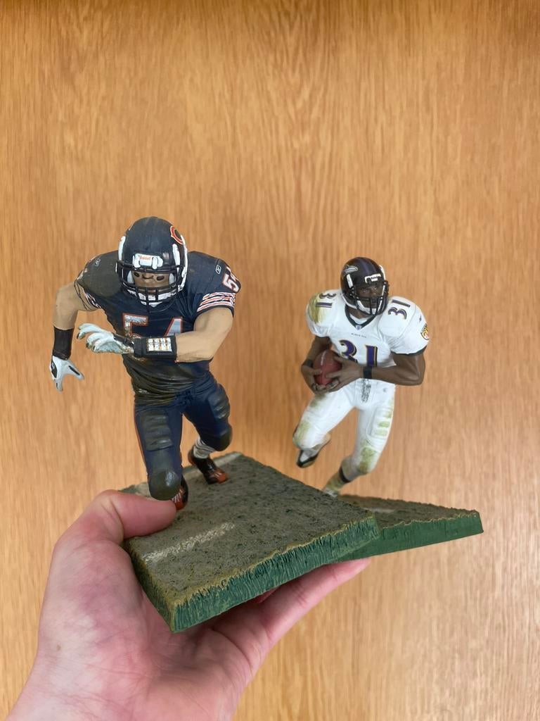 NFLP Players. MC Farlane Toys: J. Lewis - Urlacher, Ophalen of Verzenden, Zo goed als nieuw