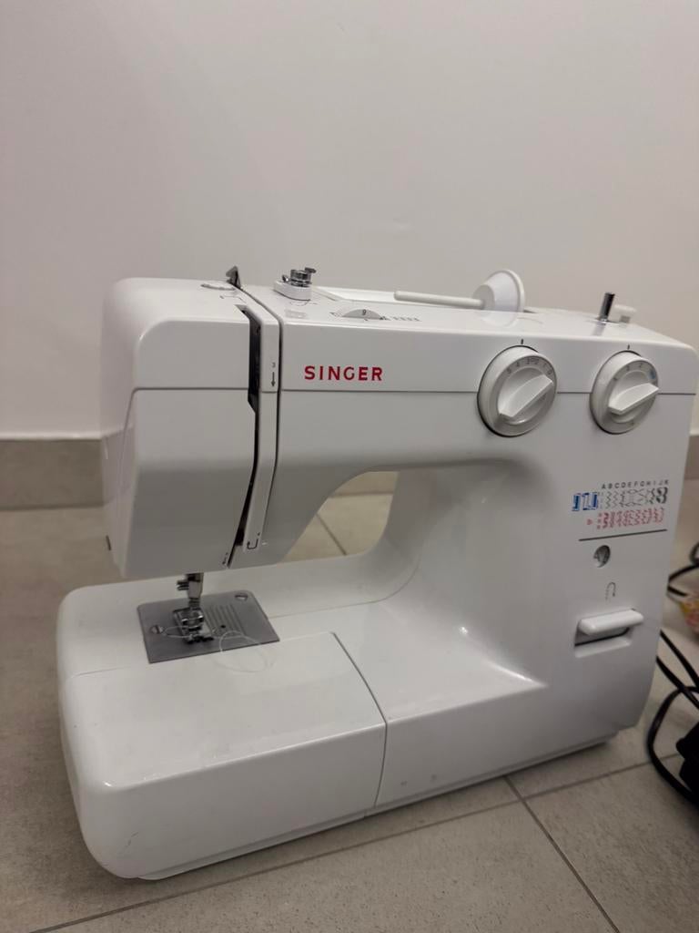 Naaimachine Singer 1120 voor onderdelen, Hobby en Vrije tijd, Naaimachines en Toebehoren, Ophalen, Zo goed als nieuw, Naaimachine
