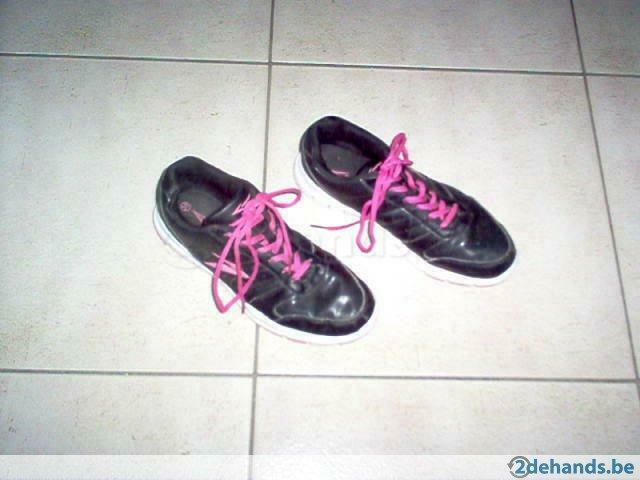 sportschoenen voor meisje/dame maatje 39 in goede staat, Gebruikt, Meisje, Sportschoenen, Ophalen of Verzenden