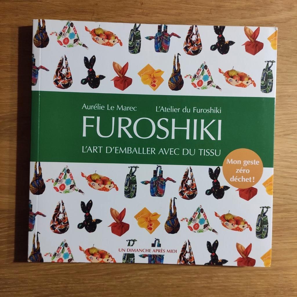 Furoshiki L'Art d'emballer avec du tissu, Livres, Loisirs & Temps libre, Comme neuf, Enlèvement ou Envoi