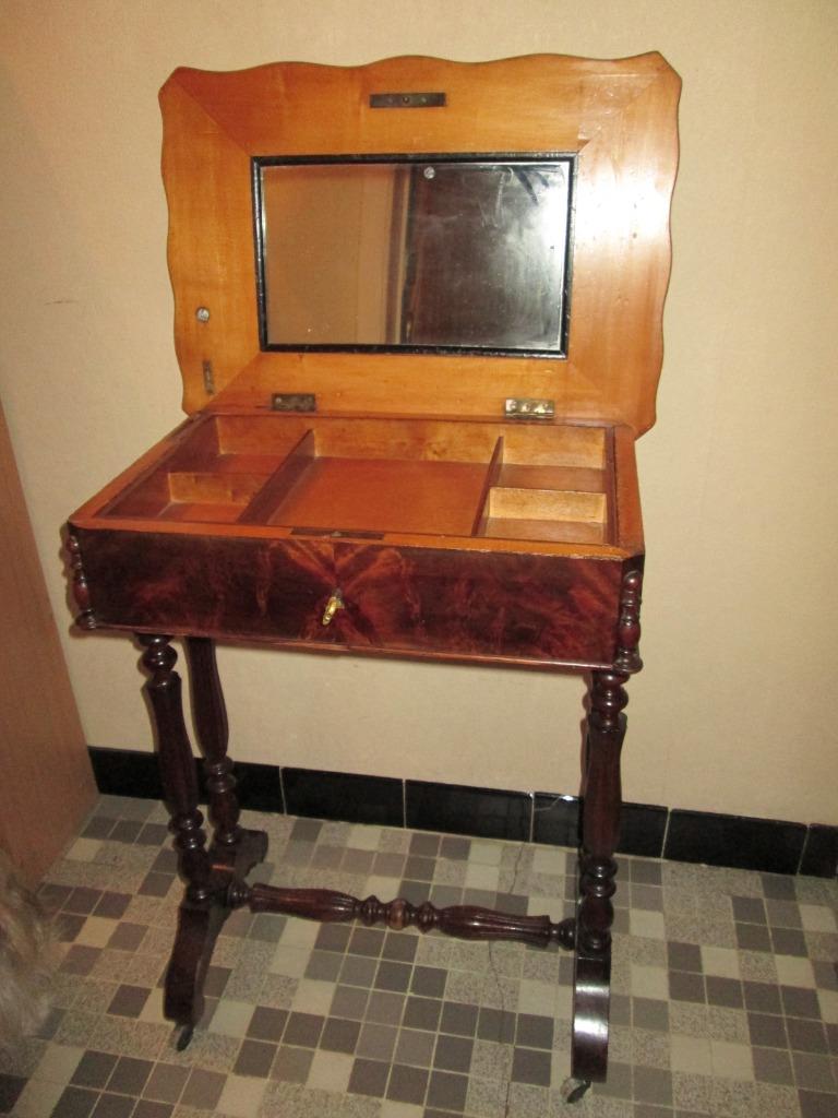 Table à ouvrage., Enlèvement