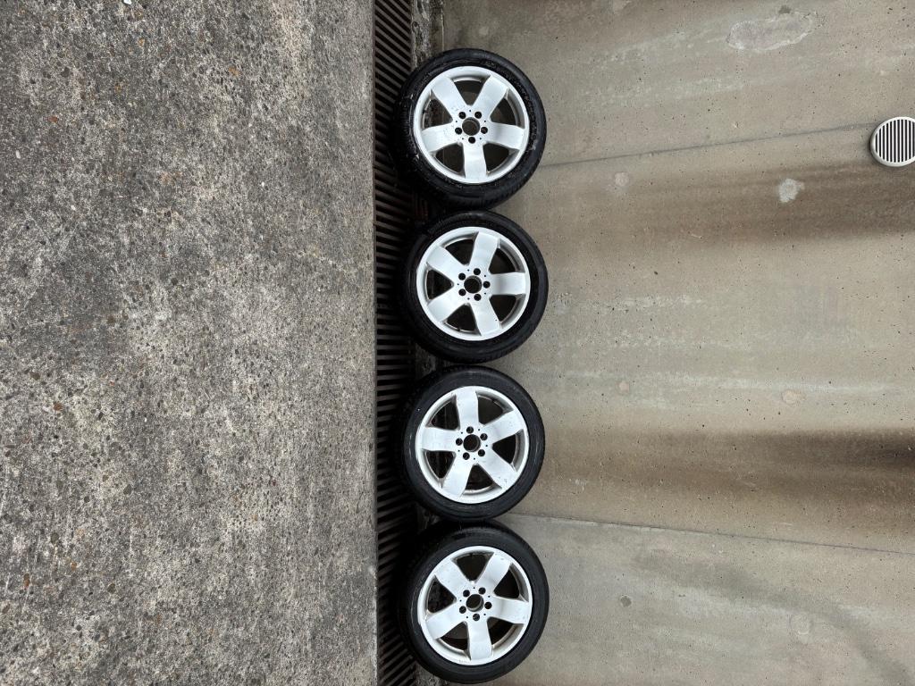 Velgen Mercedes E 200 cdi in behoorlijke staat 17 inch, Autos : Pièces & Accessoires, Pneus & Jantes, Pneus hiver, Véhicule de tourisme