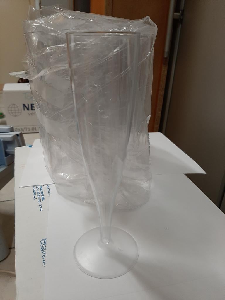 Wegwerp Champagne, cavaglazen plastiek, Ophalen of Verzenden, Nieuw
