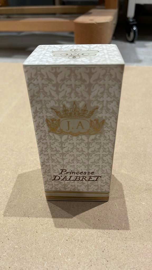 PRINCESSE D’ALBRET parfum Jean d’Albrey, Ophalen of Verzenden, Zo goed als nieuw, Gevuld