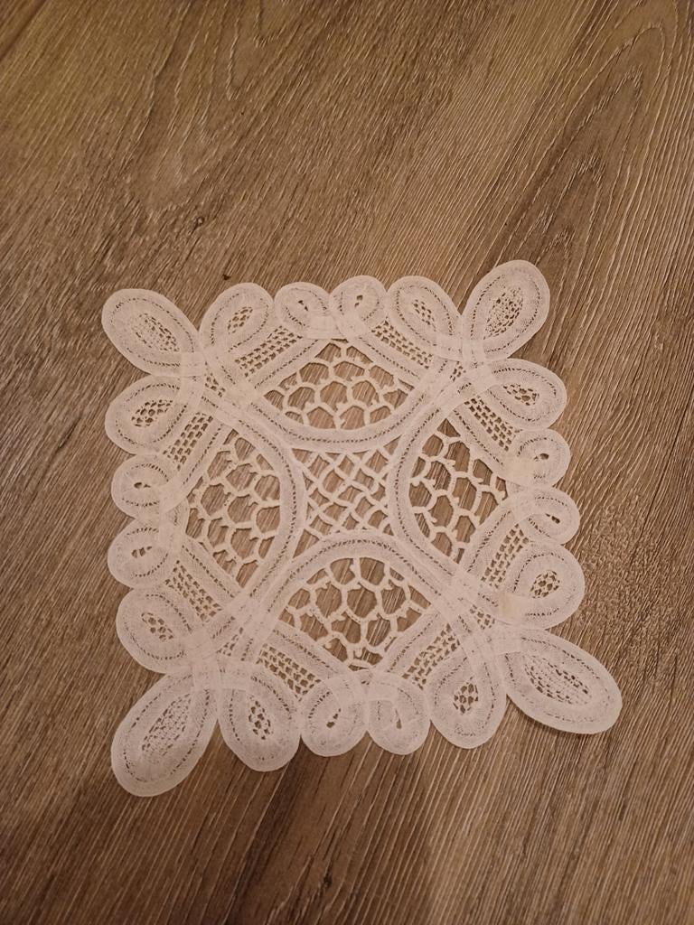 Vierkante kanten onderlegger - 17x17, Ophalen of Verzenden