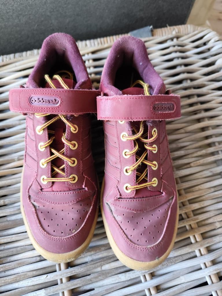 Adidas kleur bordeaux maat 41 1/3, Vêtements | Hommes, Chaussures, Enlèvement