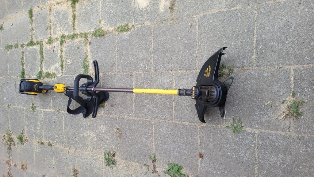 Te huur bosmaaier Dewalt 54v, Tuin en Terras, Ophalen, Zo goed als nieuw
