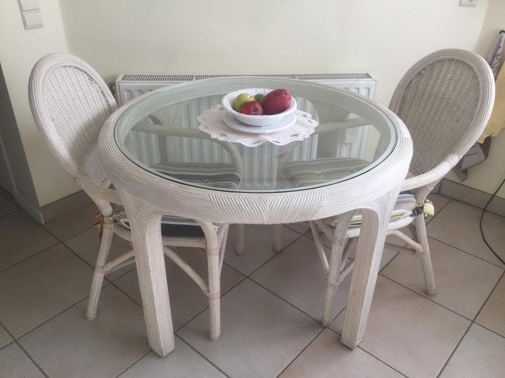Italiaanse design Rotan tafel met stoelen, Huis en Inrichting, Tafels | Eettafels, Ophalen, Rond, Tot twee personen, Zo goed als nieuw