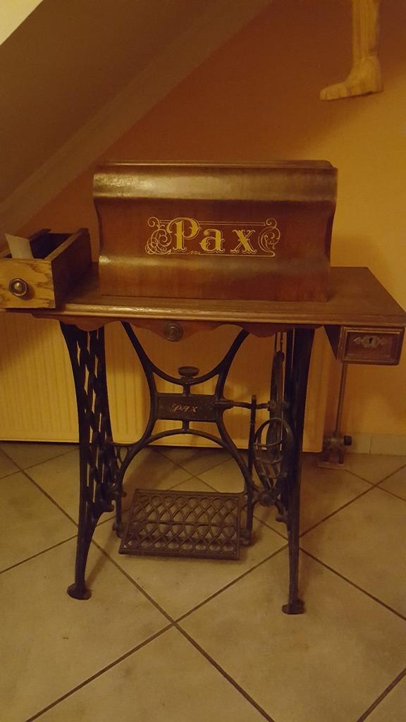 Ancienne machine à coudre toujours operationnelle, Enlèvement