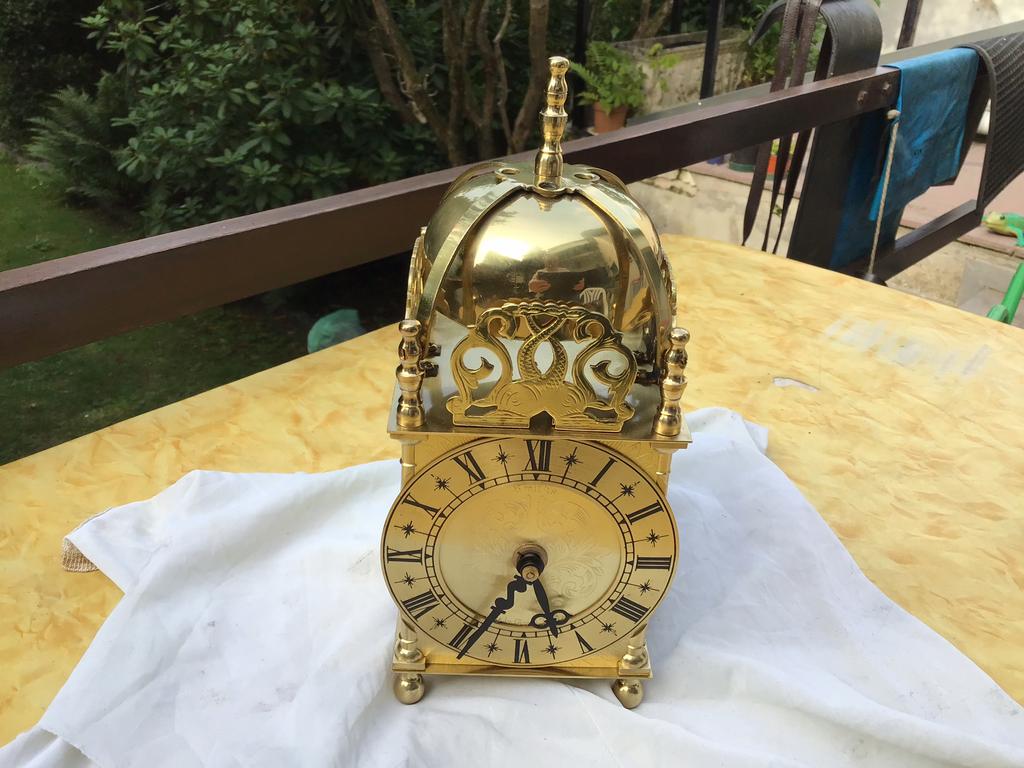 Montre horloge SMITHS à poser - en laiton, Antiquités & Art, Enlèvement ou Envoi