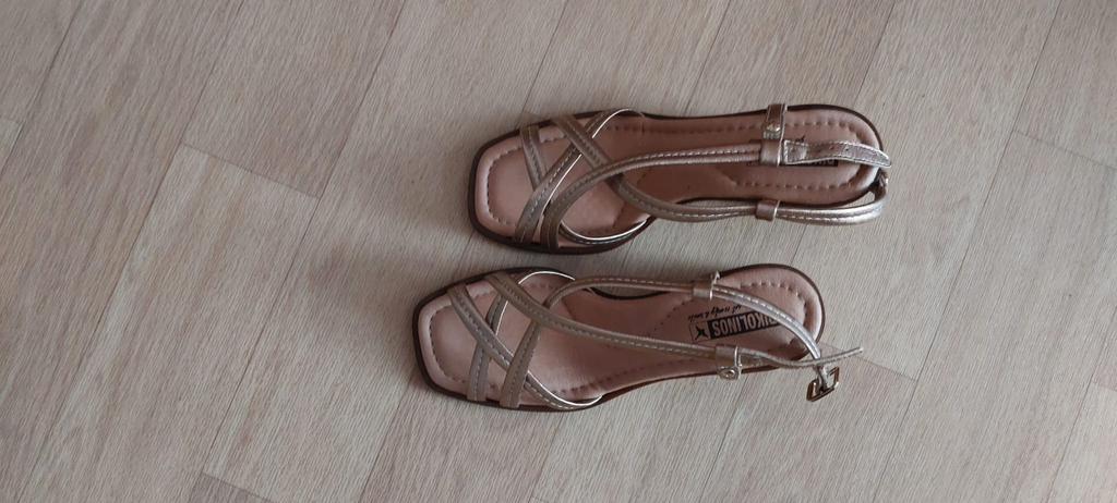 Sandales en cuir dorée Pikolinos neuves, Enlèvement, Neuf