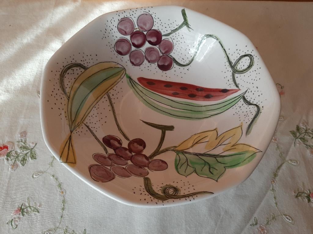 Mooie fruitschotel/ serveerschaal in fijn aardewerk, Ophalen