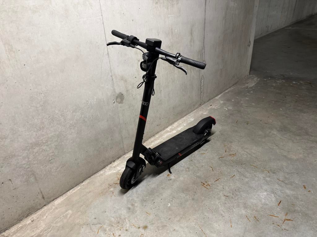 Audi Egret kickscooter, Ophalen, Zo goed als nieuw