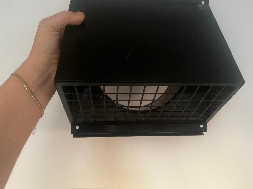 Couvercle de façade en métal noir pour évacuation, Enlèvement, Neuf, Ventilateur et Extracteur