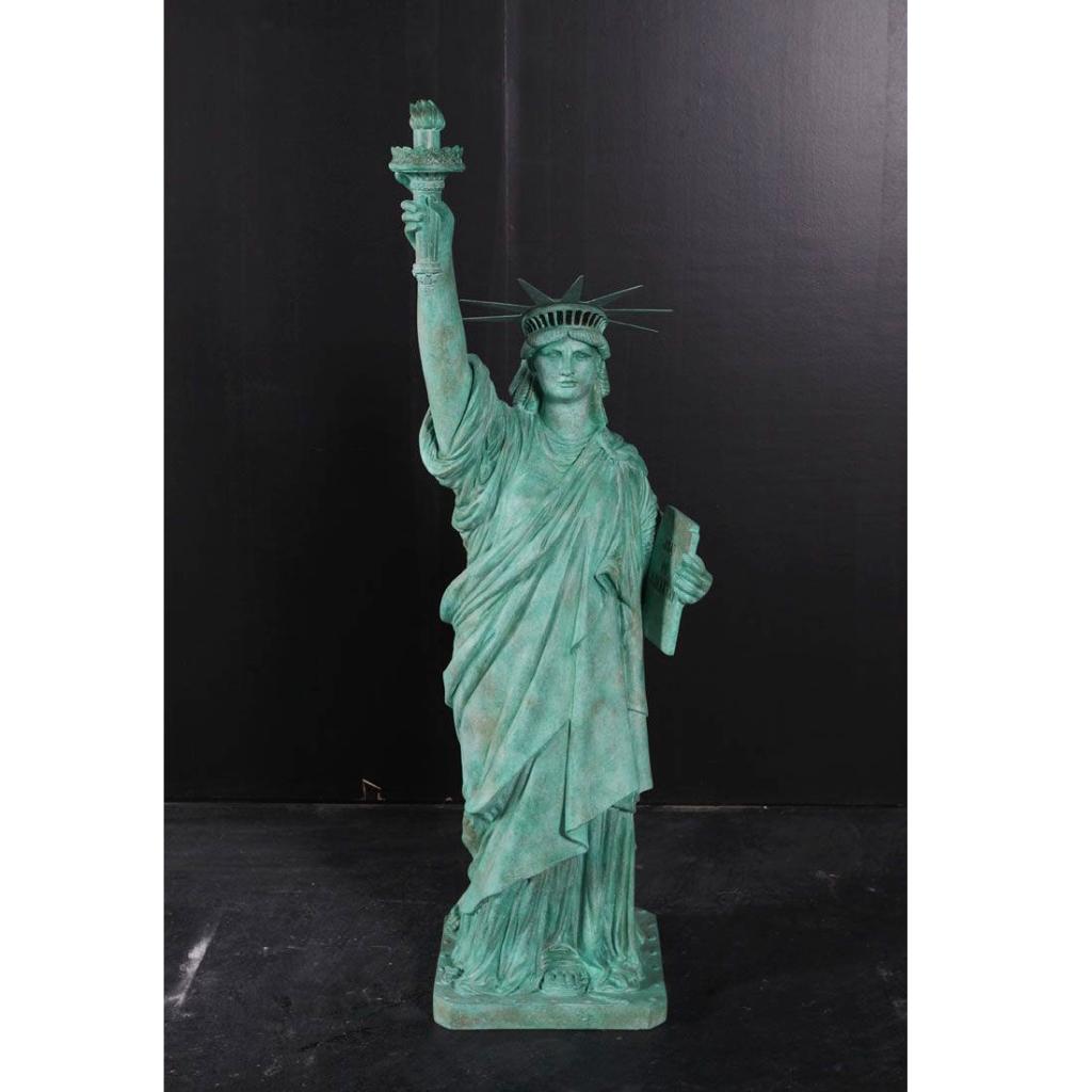 STATUE DE LA LIBERTÉ — Statue de la Liberté 31 x 42 x 113 cm, Enlèvement, Neuf