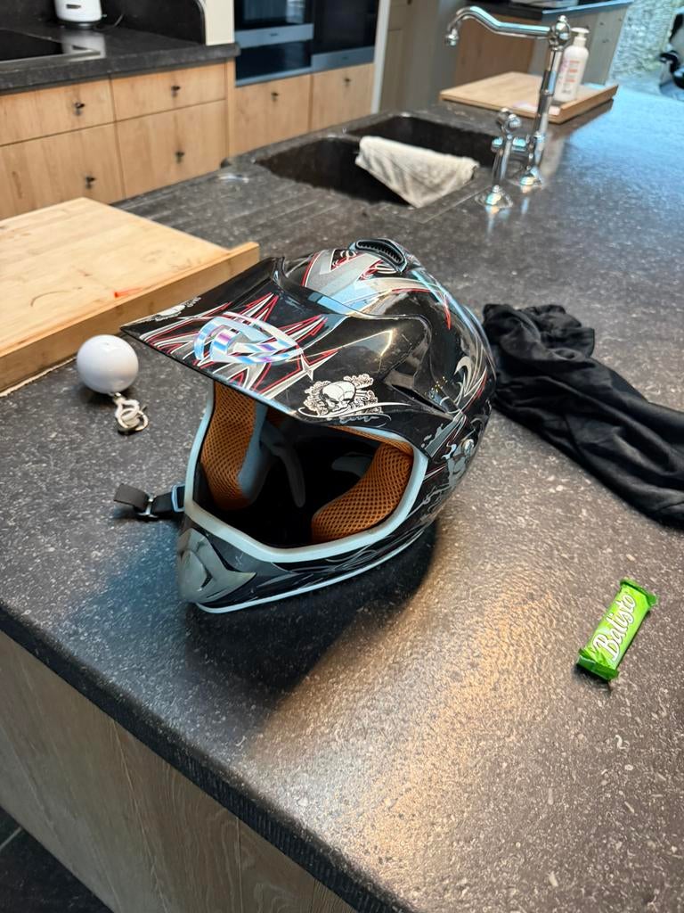 Helm kinderquad, Ophalen, Zo goed als nieuw