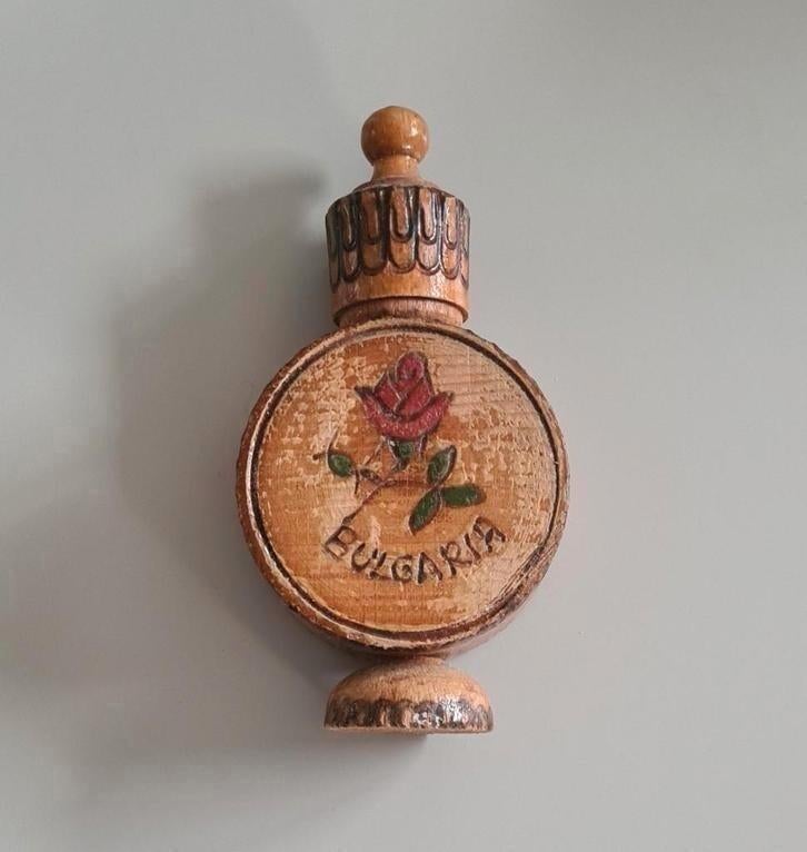 Flacon de parfum bulgare en bois (vide) (1982), Enlèvement ou Envoi, Bouteille de parfum