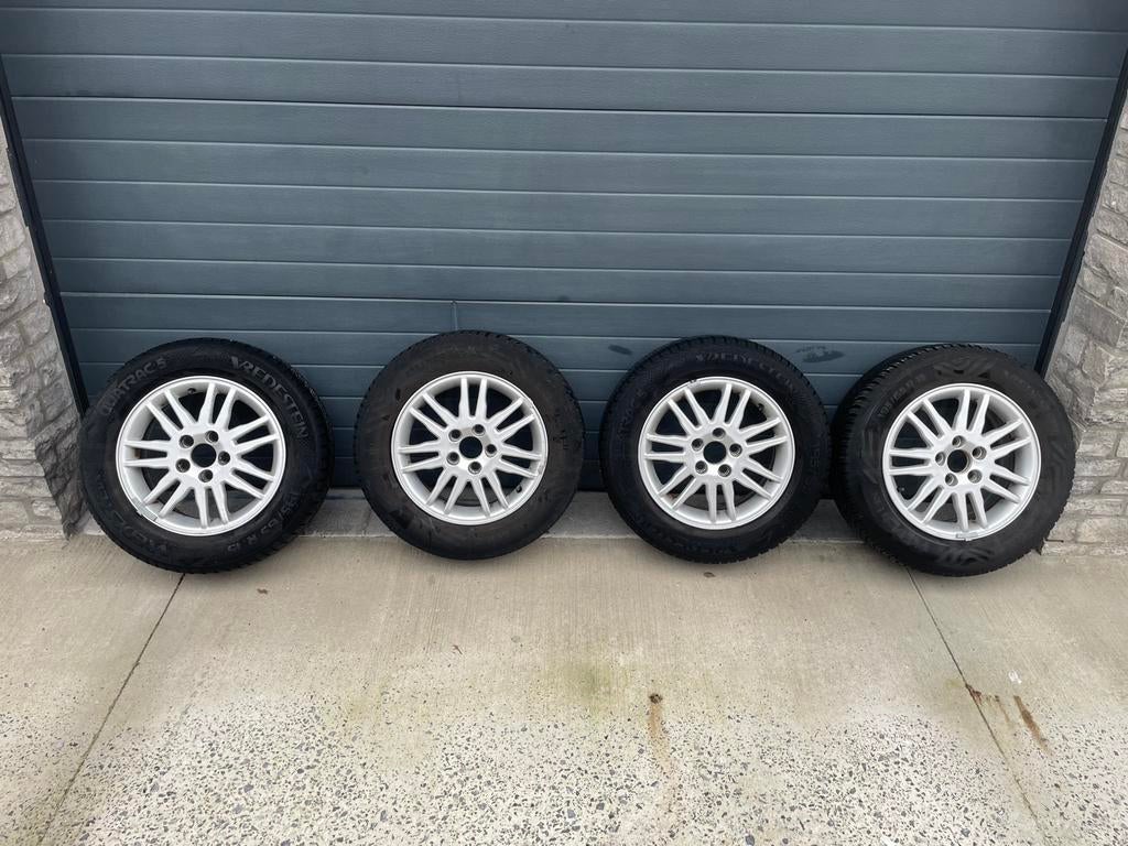 Banden Volvo S40 195/65/R15, Autos : Pièces & Accessoires, Pneus & Jantes, Enlèvement, Pneu(s)