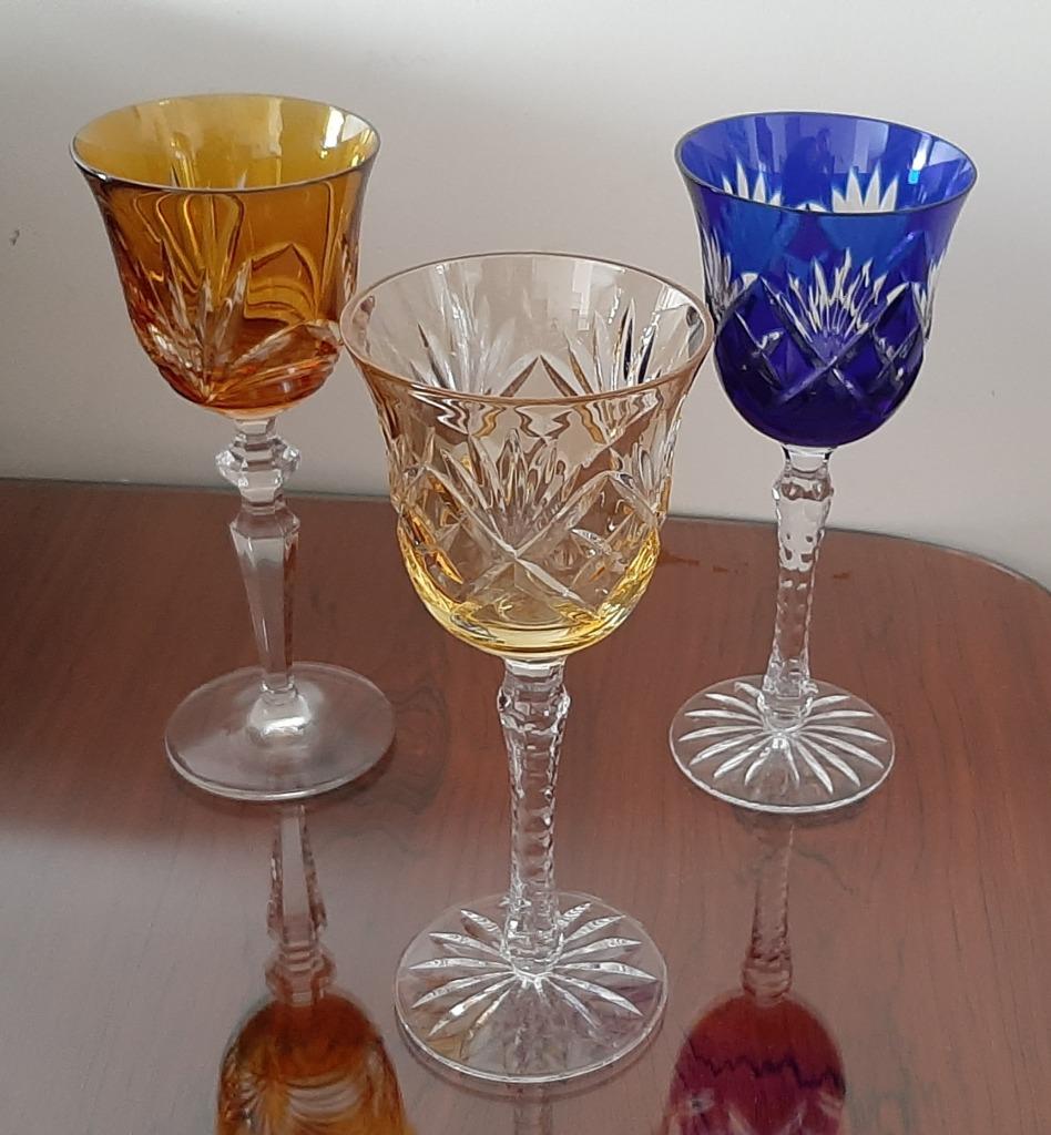 3 grote gekleurde kristallen wijnglazen, Ophalen