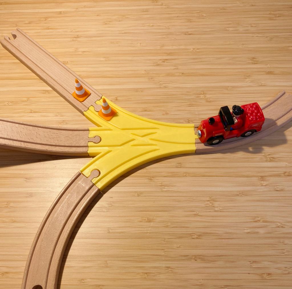 1 4-wegovergang voor Brio, Ikea, Hape en andere rails, Kinderen en Baby's, Ophalen of Verzenden, Nieuw