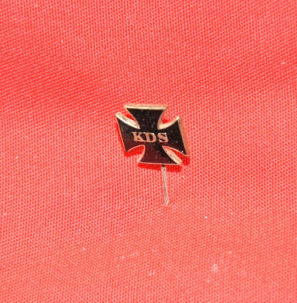 epinglette ecusson (9), Verzamelen, Ophalen of Verzenden, Overige soorten, Overige typen