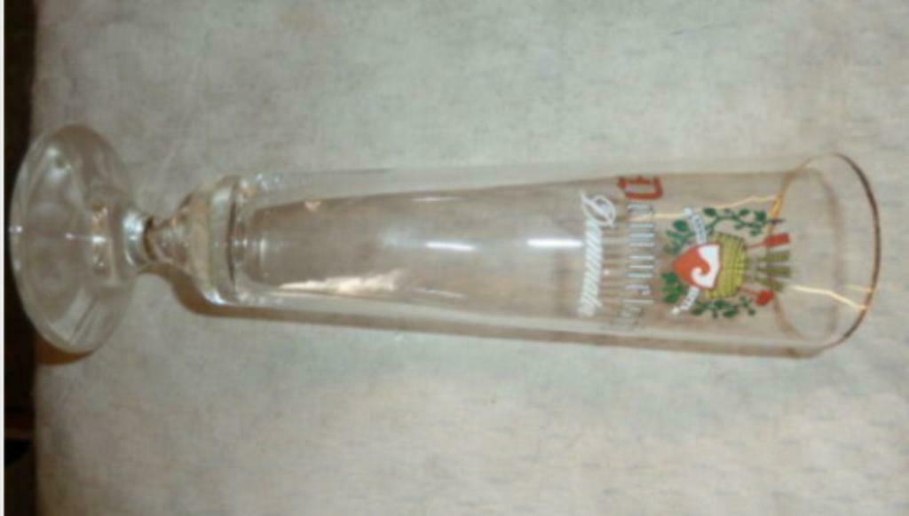 #E bier glas DOMMELSCH DOMINATOR Anno 1744 voet & goudrand, Collections, Verres & Petits Verres, Utilisé, Verre à bière, Enlèvement ou Envoi