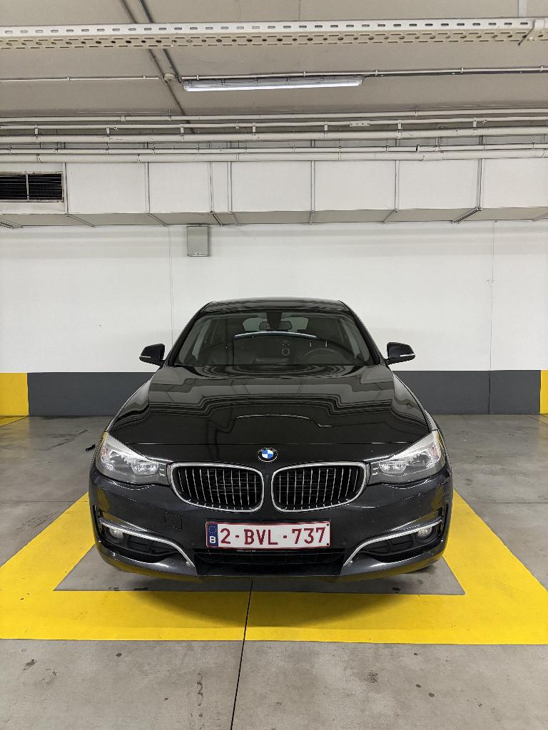 Bmw 320D GT - 2015 (lichte deuk), Auto's, Automaat, Lederen bekleding, Zwart, Leder