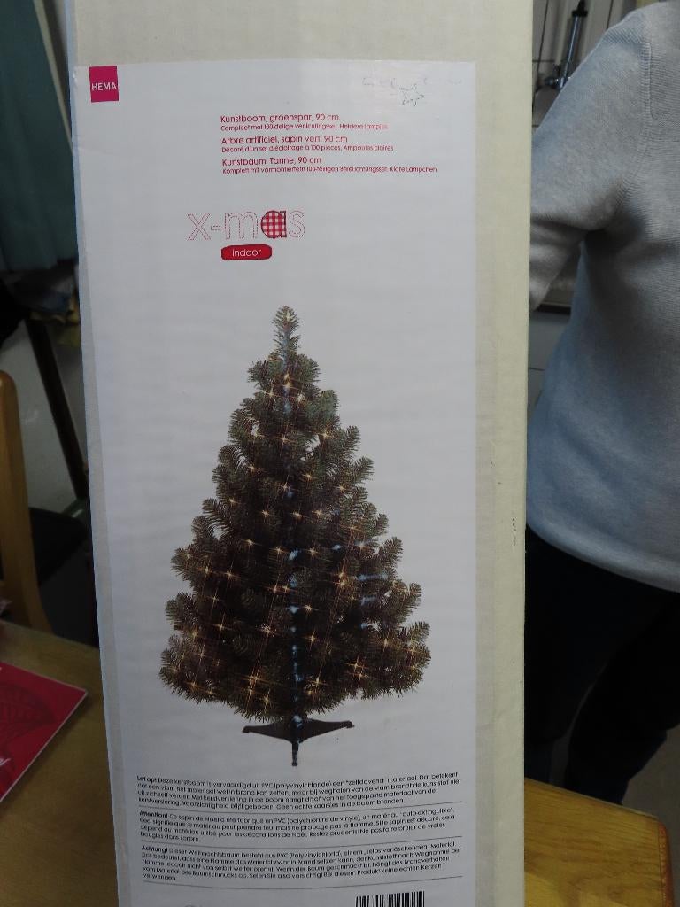 Kerstboom met 220V verlichting slechts €.15,00 Kunstboom,, Diversen, Kerst, Zo goed als nieuw, Ophalen of Verzenden