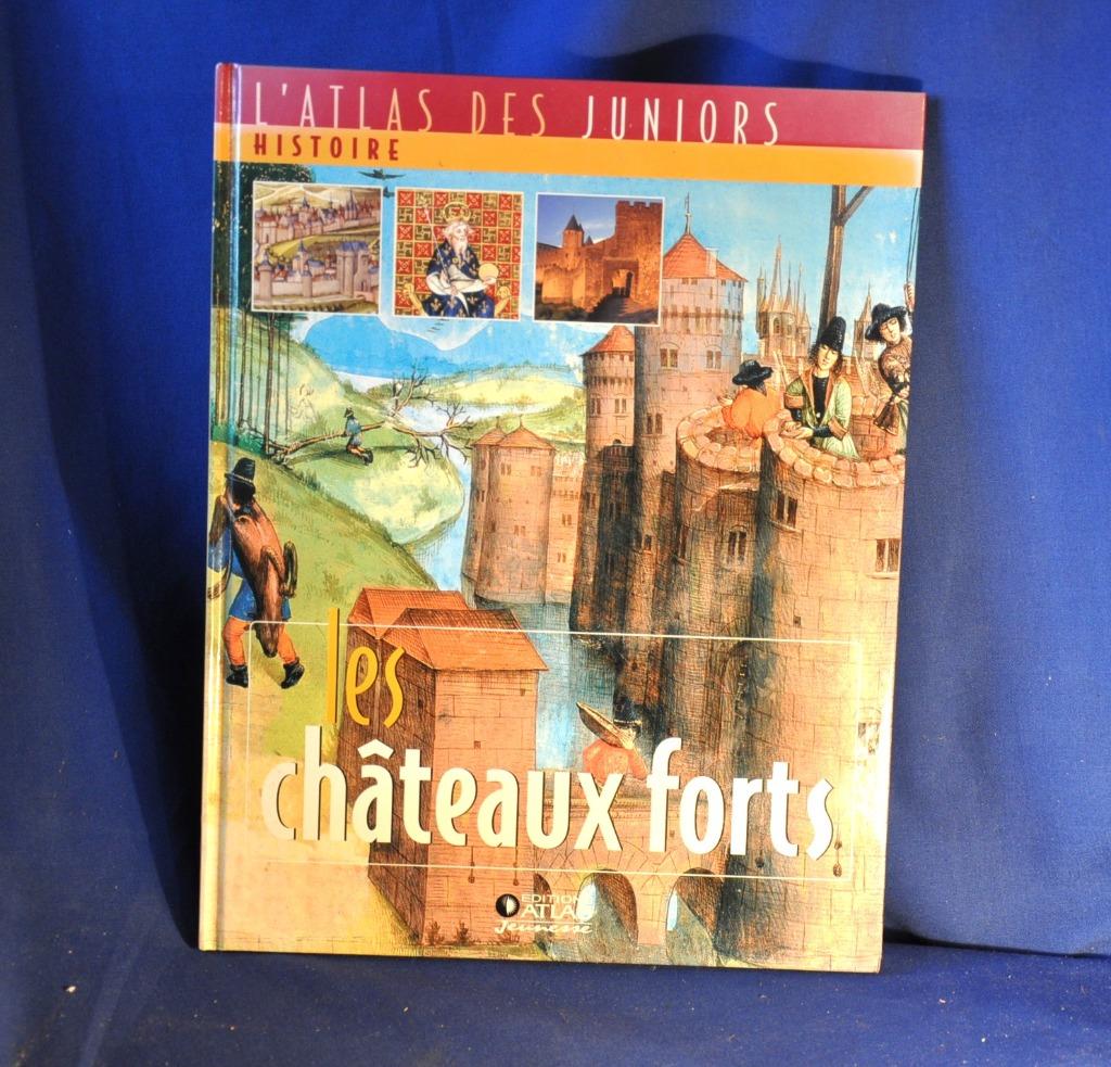 livre atlas des juniors histoire les chateaux forts, Ophalen of Verzenden, Gelezen, Cecile roumiguière