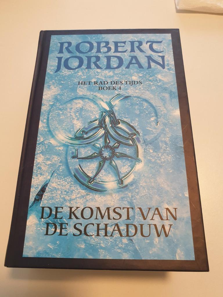Robert Jordan - De komst van de schaduw. BOEK 4, Ophalen of Verzenden, Zo goed als nieuw, Robert Jordan