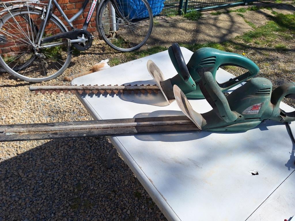 2 electrieke heggescharen, Ophalen, Gebruikt