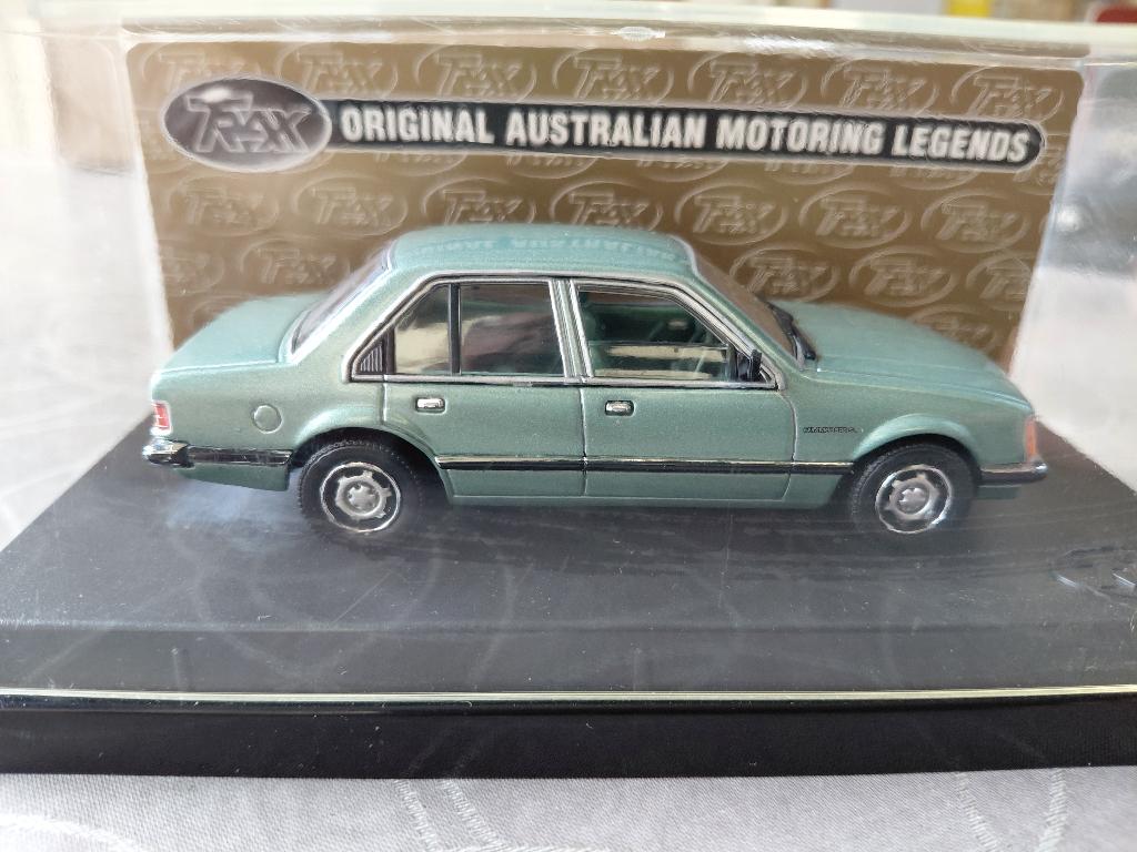 Trax TR60 Holden VB Commodore SL Berline 1:43, Enlèvement ou Envoi, Neuf, Voiture, Autres marques