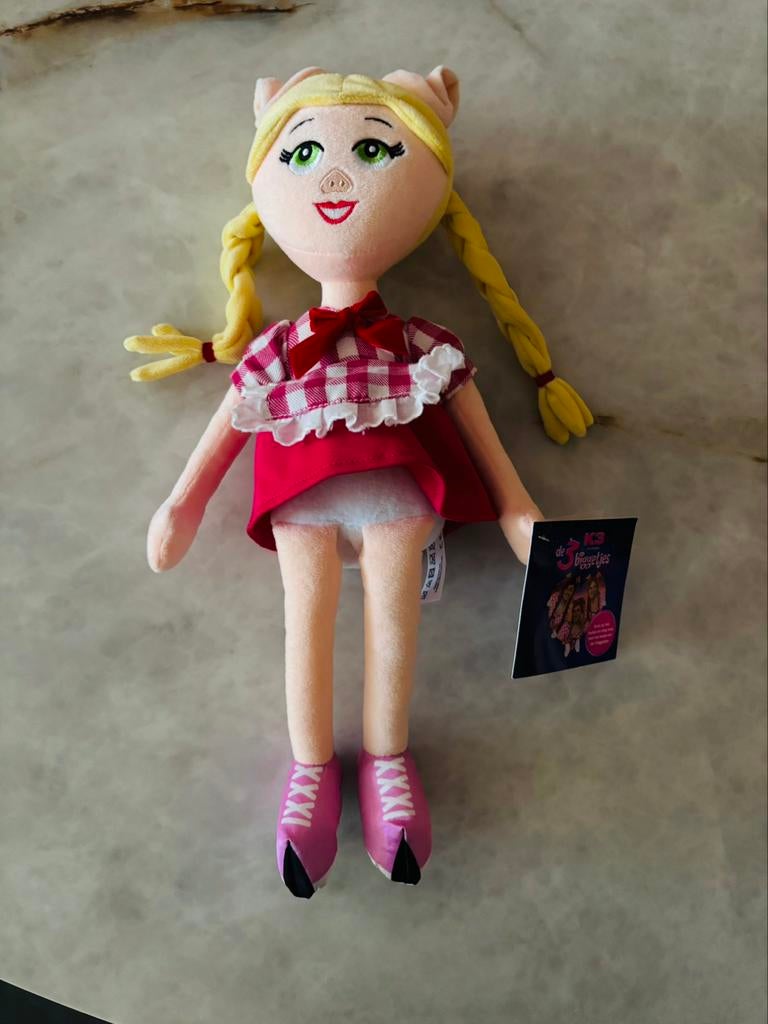K3 knuffelpop Julia 40 cm met muziek NIEUW!, Ophalen, Nieuw, Overige typen