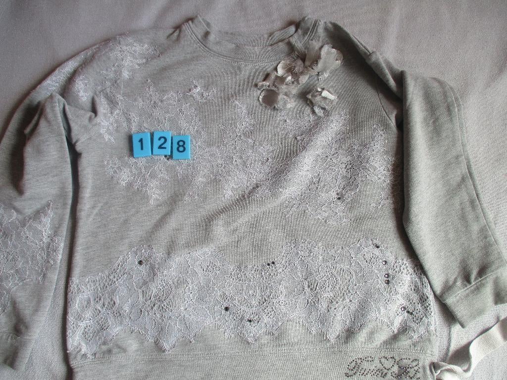 pull gris twinset taille 128, Enlèvement ou Envoi, Pull ou Veste, Comme neuf, Twinset