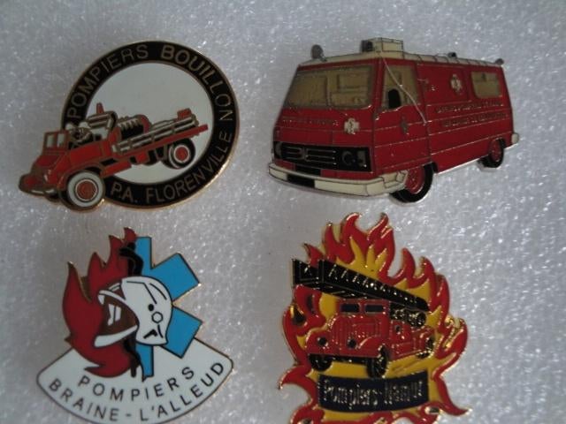 Pin's Pompier, Enlèvement ou Envoi, Comme neuf