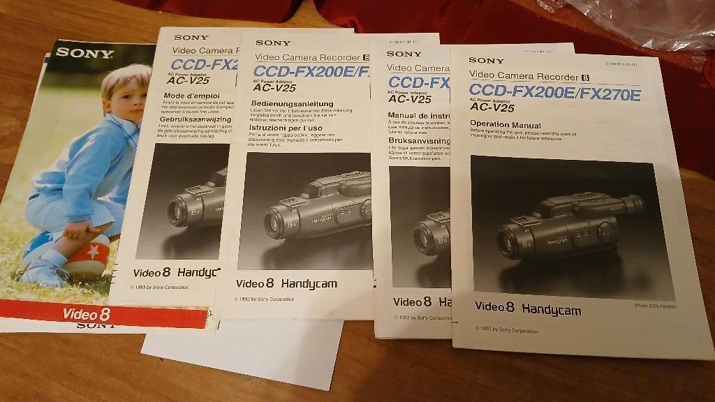 Handleiding in 4 talen voor de Sony ccd fx 200 camera, Audio, Tv en Foto, Ophalen of Verzenden, 8mm, Overige typen