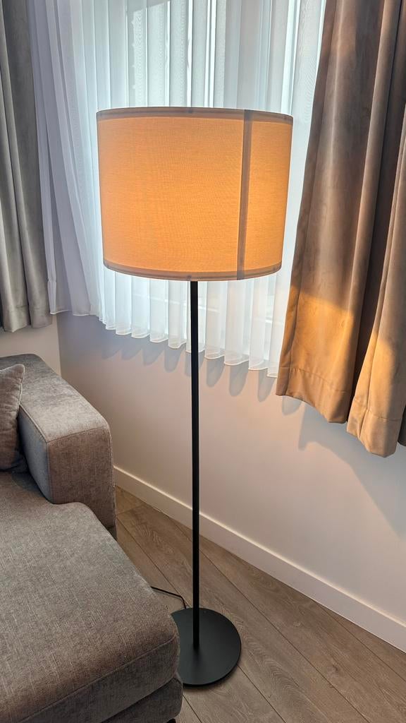 Vloerlamp, Huis en Inrichting, Lampen | Vloerlampen, Ophalen, Nieuw