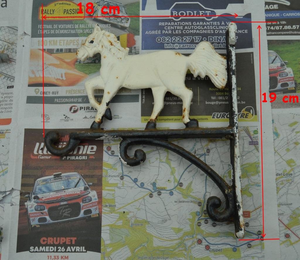 applique murale avec crochet en fer forgé , ( cheval ), Ophalen of Verzenden, Gebruikt
