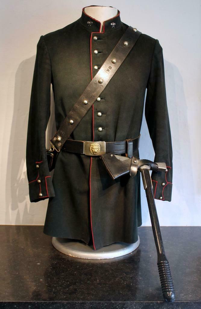 GEZOCHT. Belgische Brandweeruniformen voor 1940, Verzamelen, Ophalen of Verzenden, Gebruikt