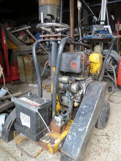 Beton/asfalt zaagmachine met dieselmotor, Doe-het-zelf en Bouw, Ophalen, Gebruikt, 70 mm of meer, Overige typen